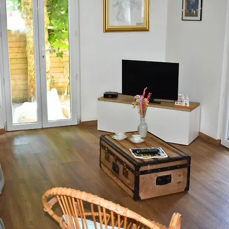 דירה Regis - Jardin-parking-wifi-equipe *