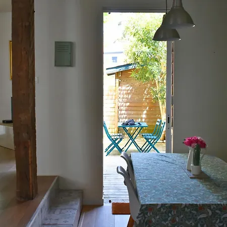 Regis - Jardin-parking-wifi-equipe *