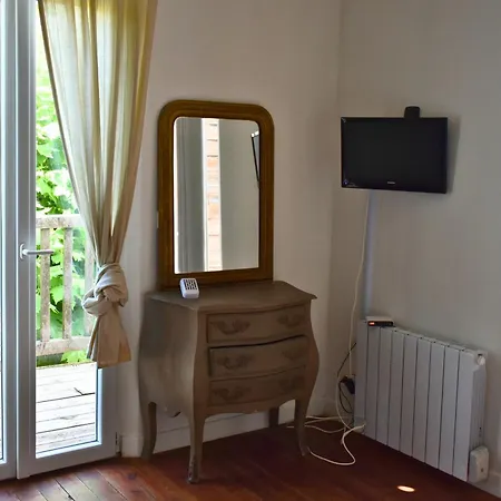 Regis - Jardin-parking-wifi-equipe * באיון