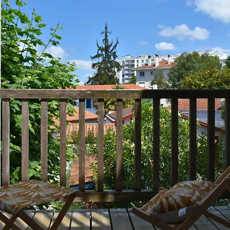 Regis - Jardin-parking-wifi-equipe דירה