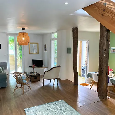 Regis - Jardin-parking-wifi-equipe Apartment
