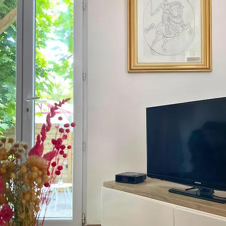 Apartment Regis - Jardin-parking-wifi-equipe